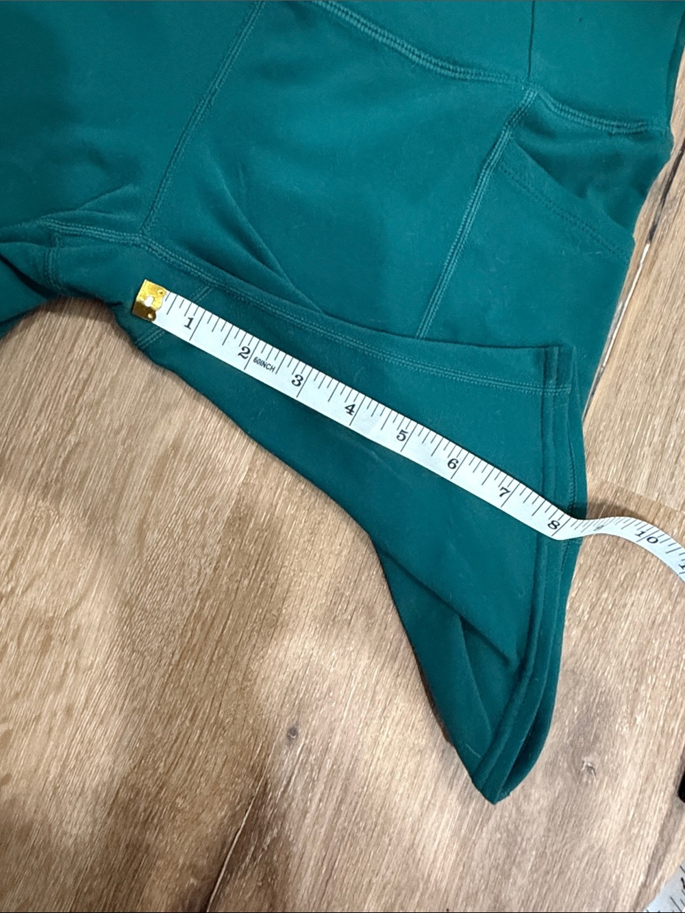 oiselle Teal Green Bike Shorts 8" with pockets | Size 4 - Picture 4 of 8